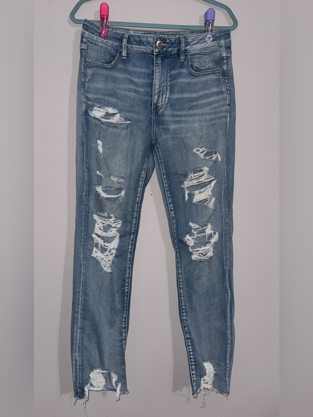 American Eagle Outfitters Distressed Light Blue Hi-Rise Jegging